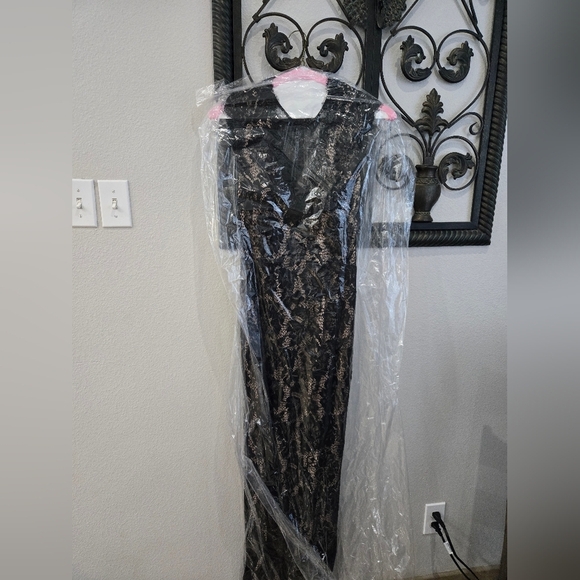 Betsy & Adam Lace Evening Dress - Picture 3 of 14